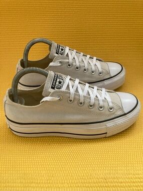 Converse Chuck Taylor White Low Top Platform Sneakers Size 7